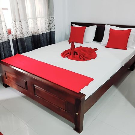 نيجومبو Oasis Beach Hotel المظهر الخارجي الصورة
