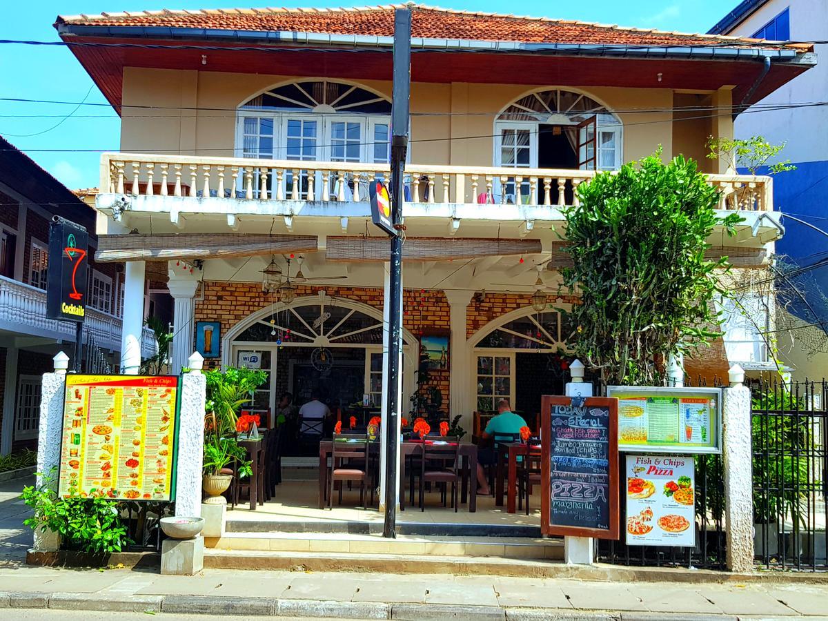 نيجومبو Oasis Beach Hotel المظهر الخارجي الصورة