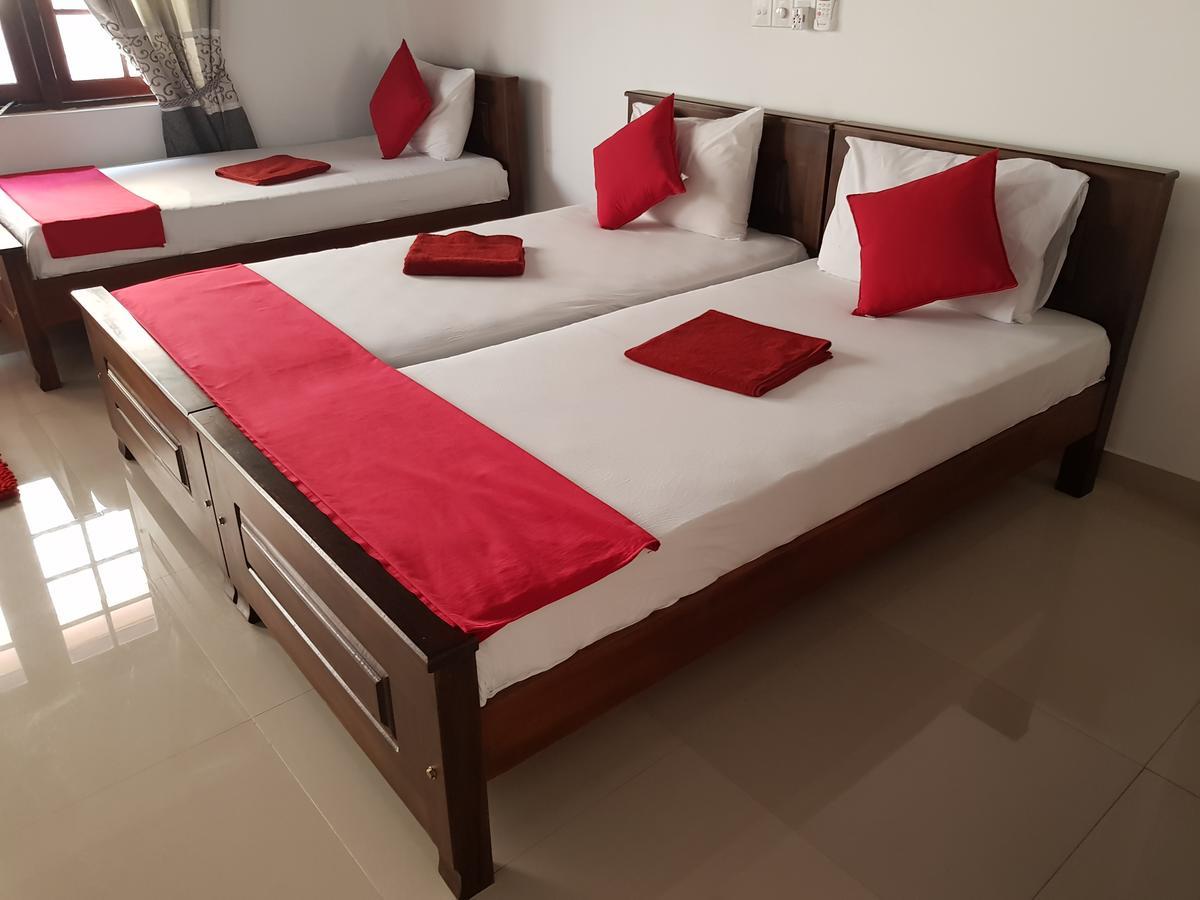 نيجومبو Oasis Beach Hotel المظهر الخارجي الصورة