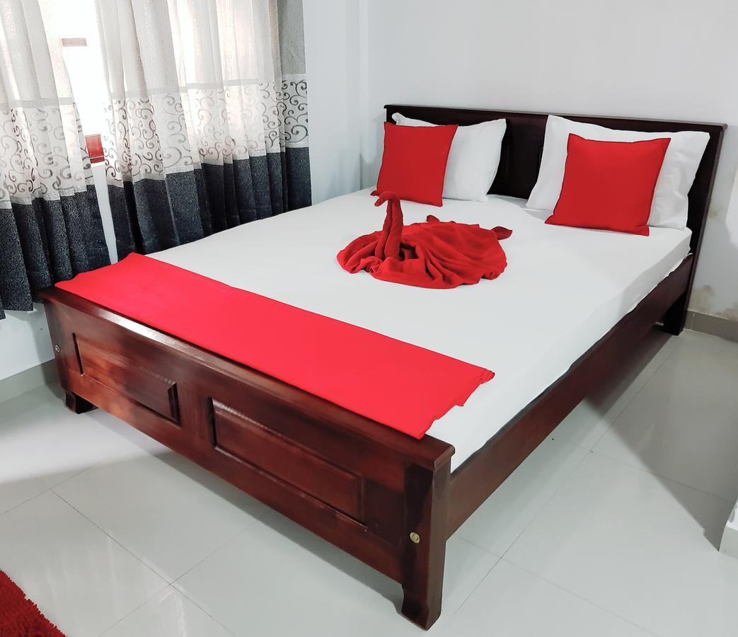 نيجومبو Oasis Beach Hotel المظهر الخارجي الصورة