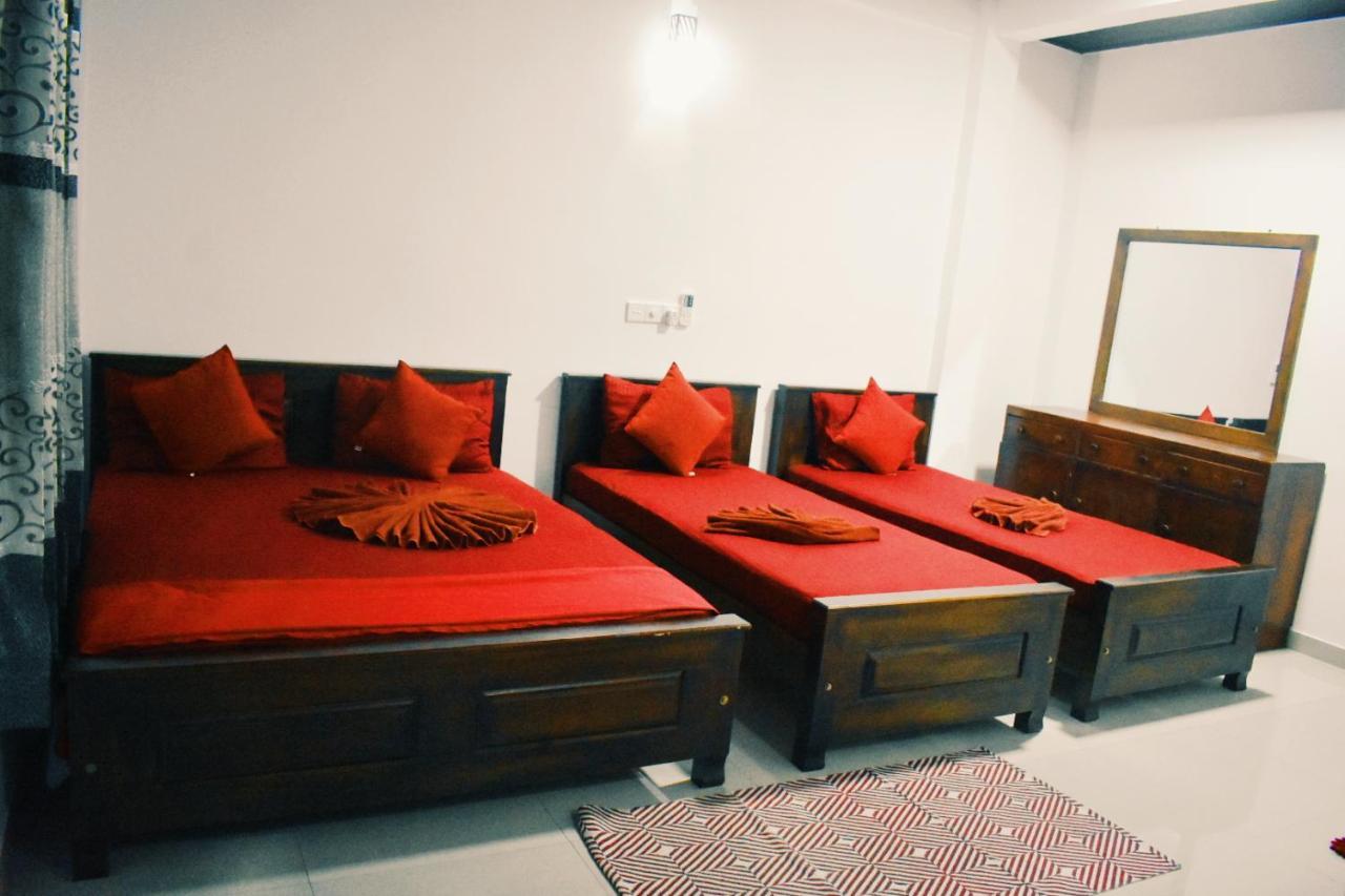 نيجومبو Oasis Beach Hotel المظهر الخارجي الصورة