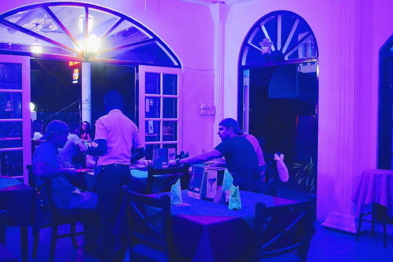 نيجومبو Oasis Beach Hotel المظهر الخارجي الصورة